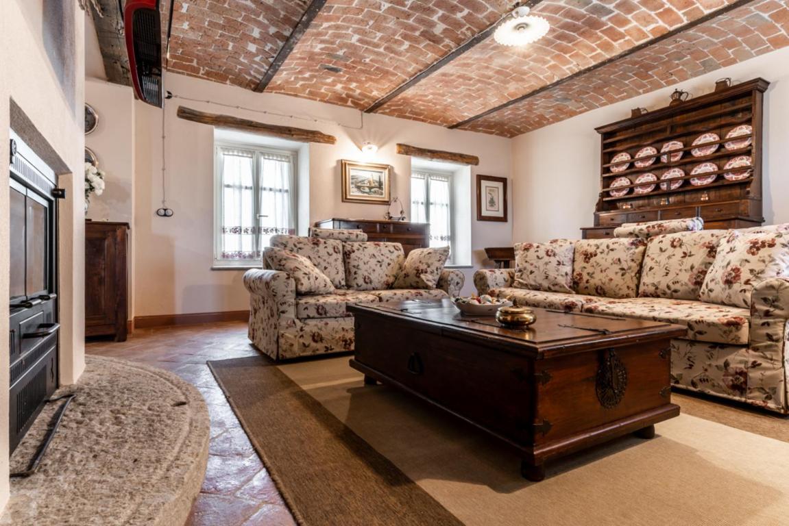 Villa Annunziata 코스티글리올레 다스티 외부 사진
